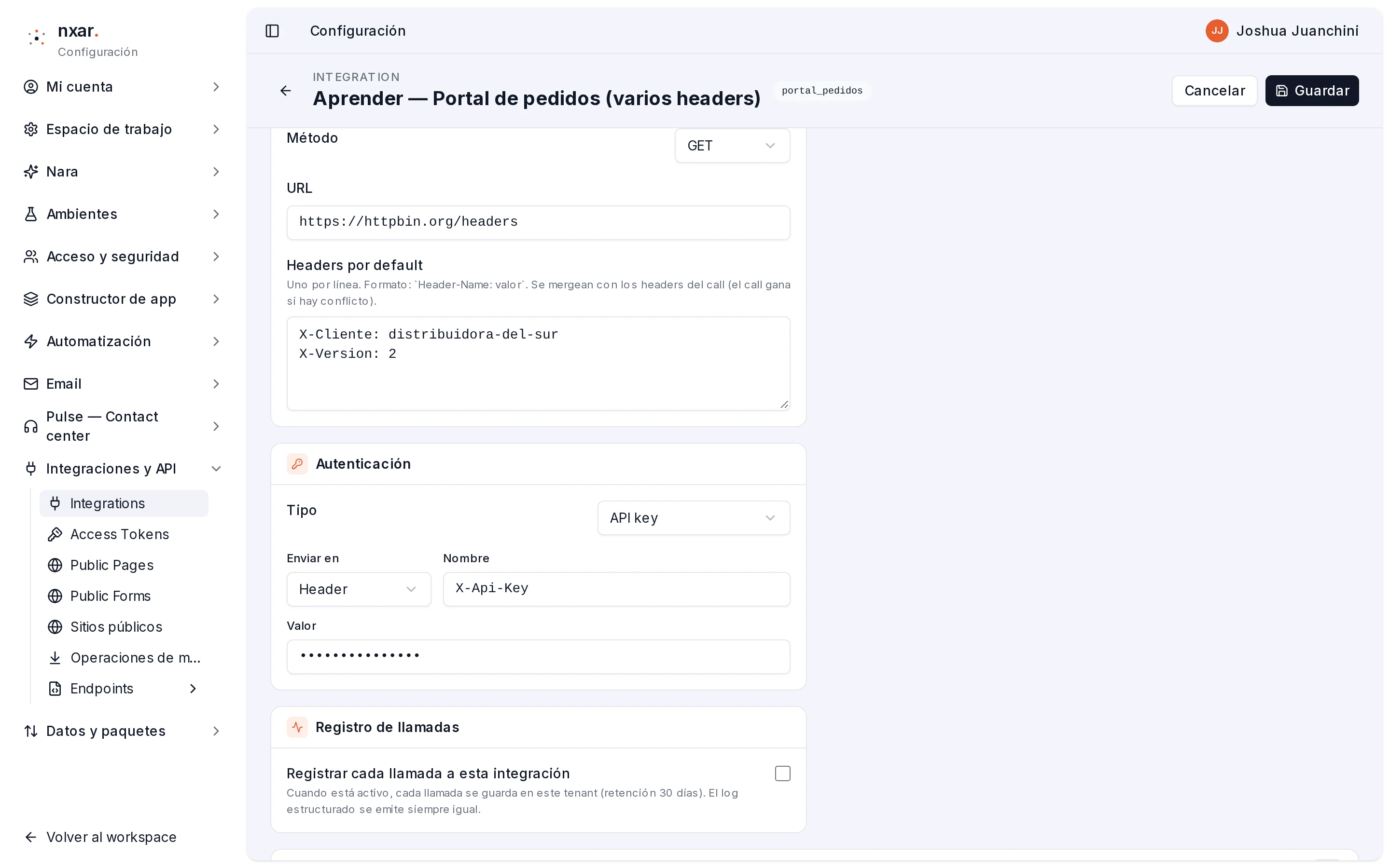 Ficha en edición con Headers por default X-Cliente y X-Version, y Autenticación API key en el header X-Api-Key