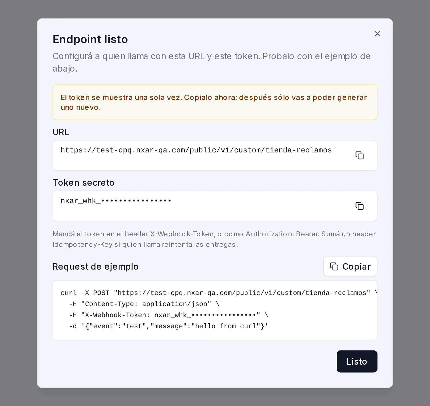 Diálogo Endpoint listo con la URL, el token tapado y el curl de ejemplo